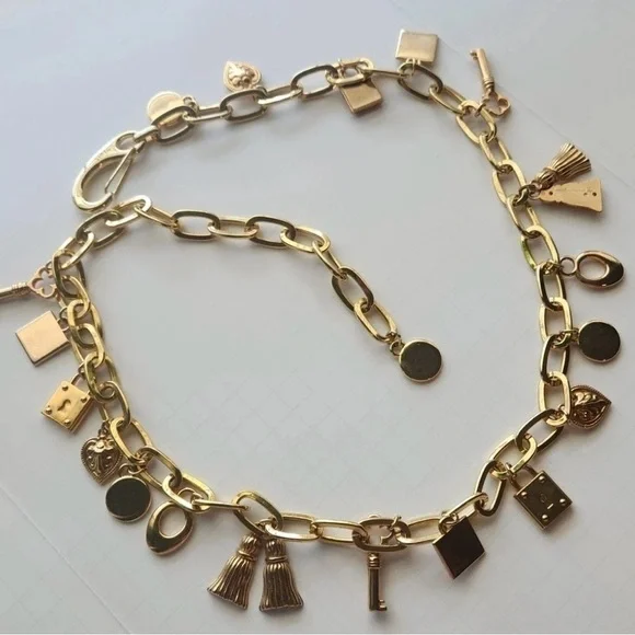 ESCADA Women’s Gold Tone Chain Link Charm Belt Made in Spain VINTAGE RARE FIND!! - Picture 4 of 15